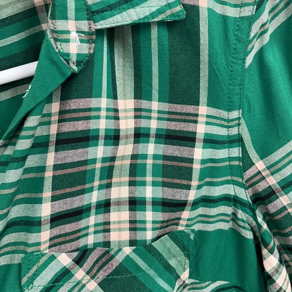 Women’s green and tan plaid button down size M - Picture 3 of 7